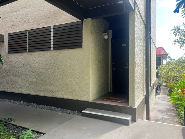 Building Photo - One bedroom semi-furnished bottom floor condo