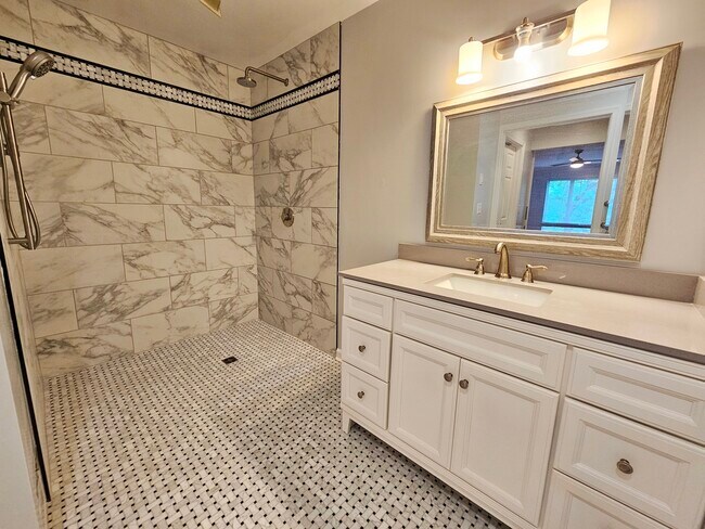 Building Photo - 602 Mockingbird Way
