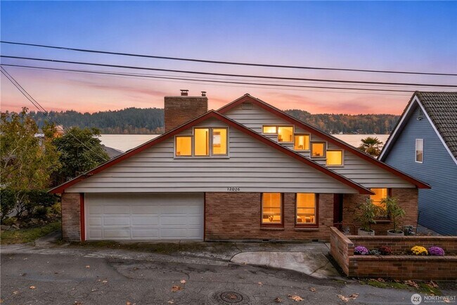 Building Photo - 4Bd/1.75Ba Seattle Home