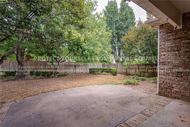 Building Photo - 4003 NE Cadbury Ave