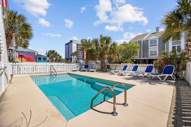 Building Photo - 111B S Yaupon Dr