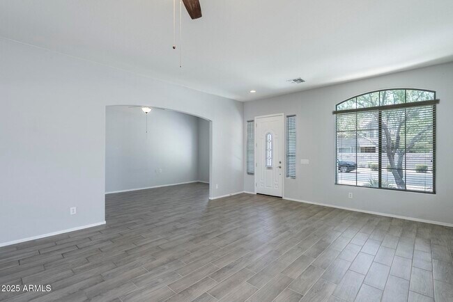 Building Photo - 33309 N 24th Dr