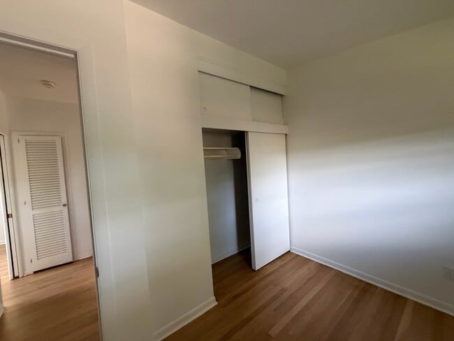 Building Photo - 878 Brooklawn Dr