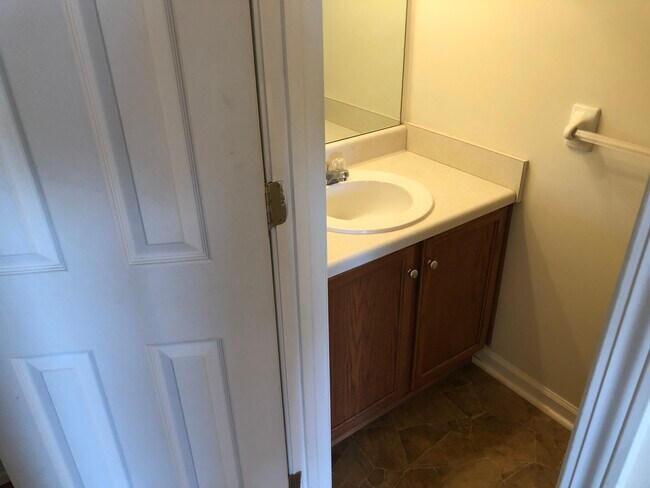 Building Photo - 4776 Cheshire Cir