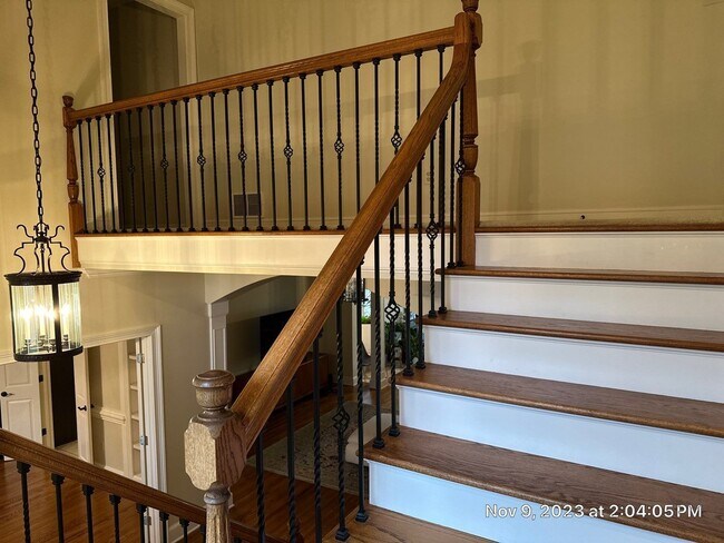 Building Photo - Collierville Home NOW Available on the Gol...