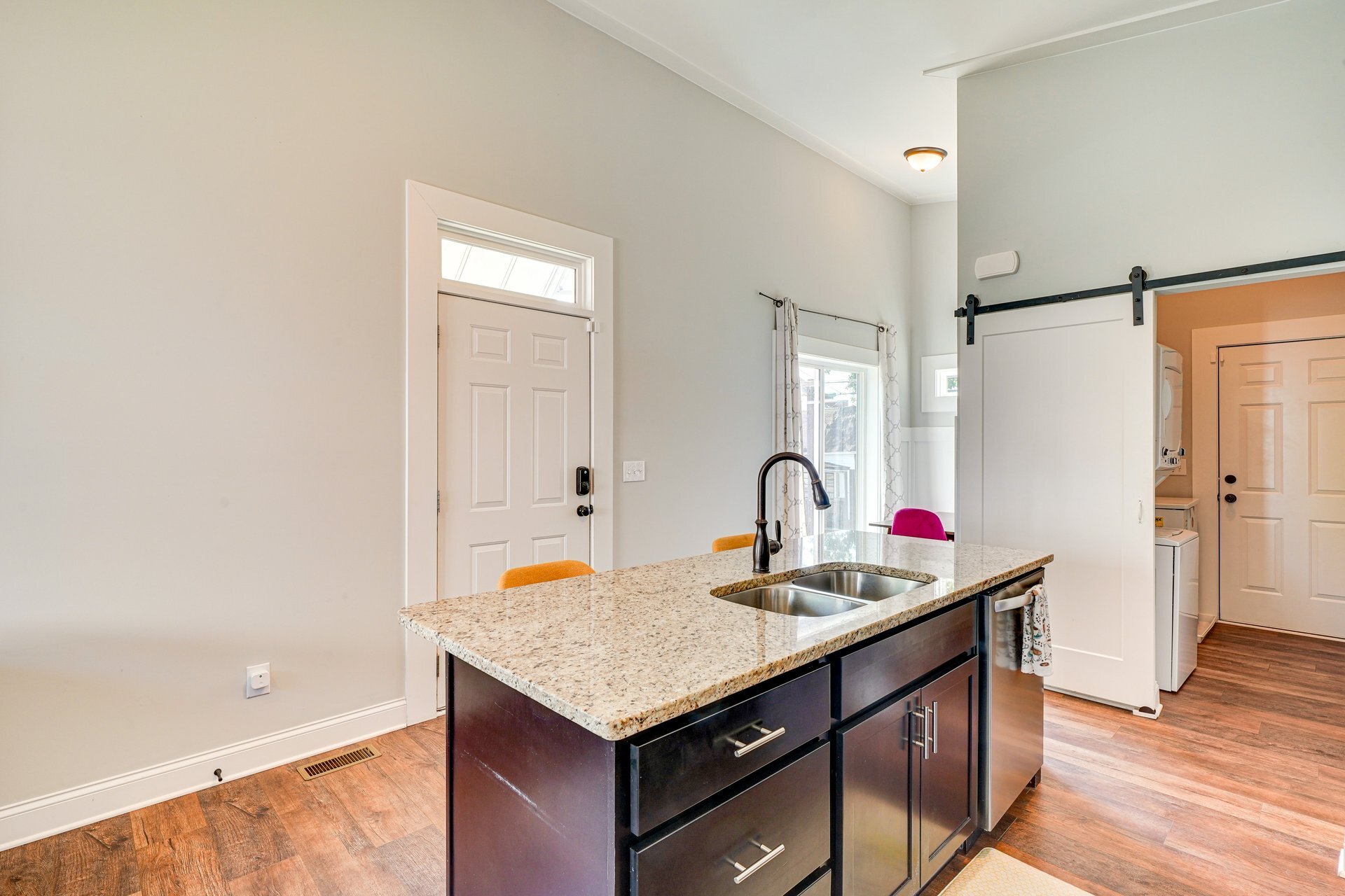 Building Photo - 325 Dowd St