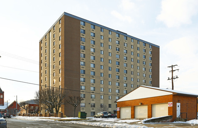 Building Photo - Beaver Falls Plaza