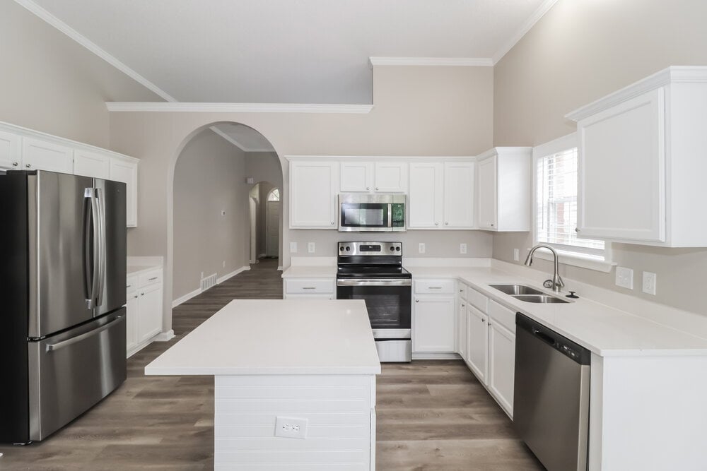 Building Photo - 8645 Valmont Cir