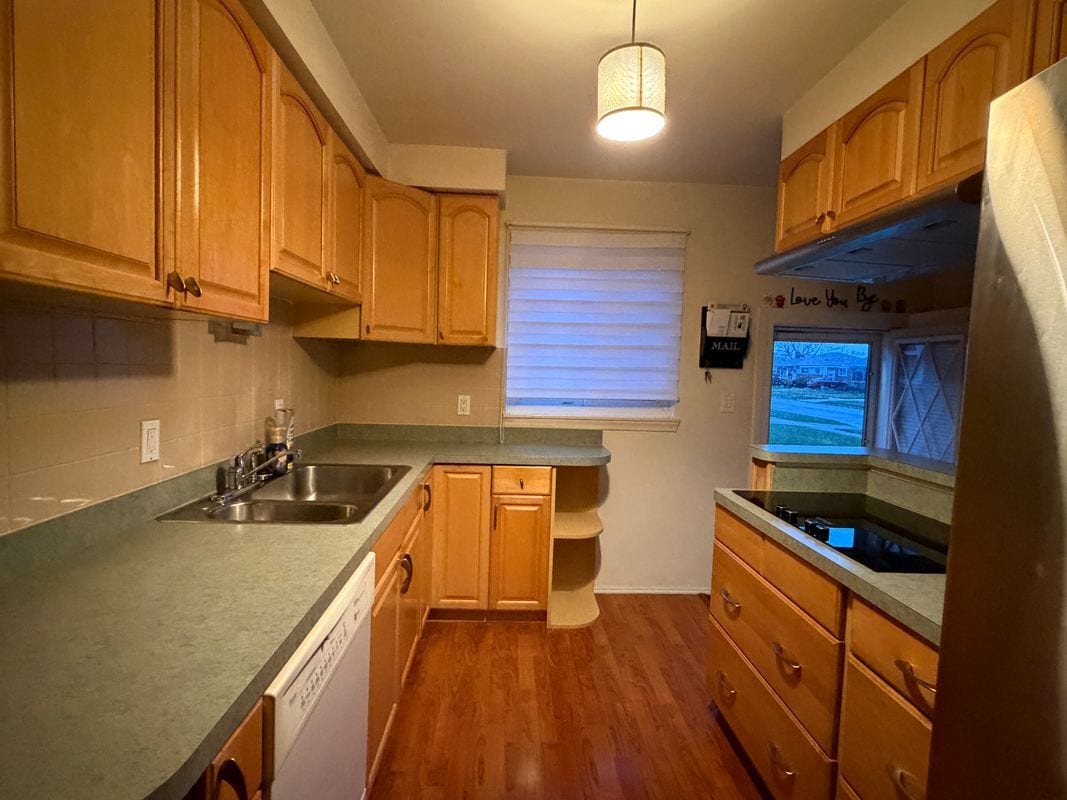 Building Photo - 25125 Campbell Ave