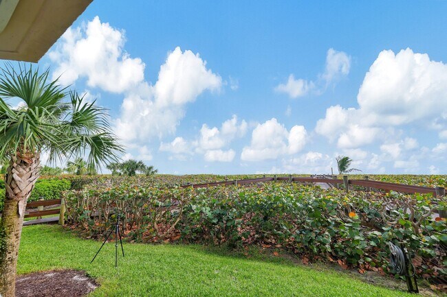 Building Photo - 3870 N Hwy A1A