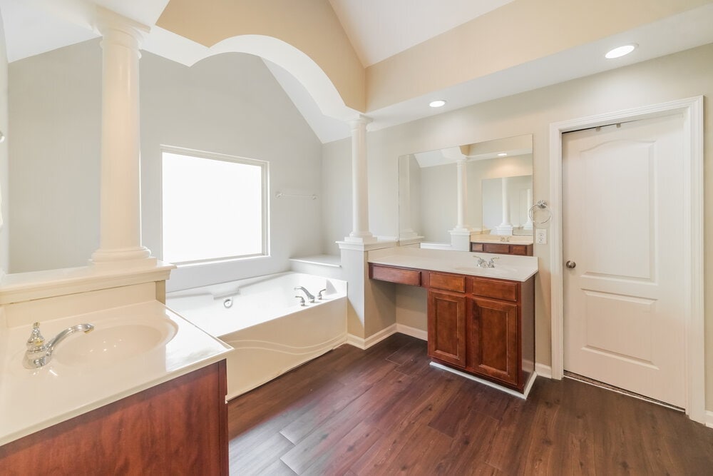 Building Photo - 4290 Rosehall Ct