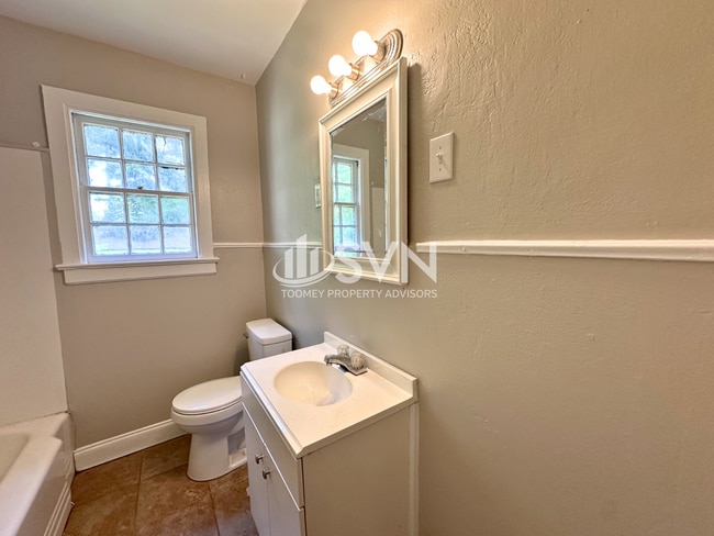 Building Photo - 4823 Auburn Dr N