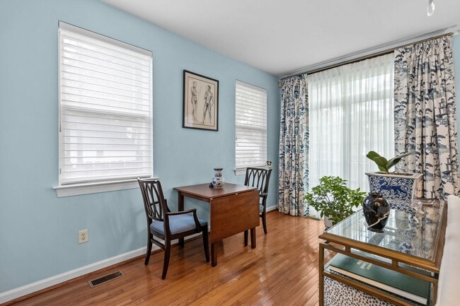 Building Photo - Norfolk Furnished rental Near ODU/NSU