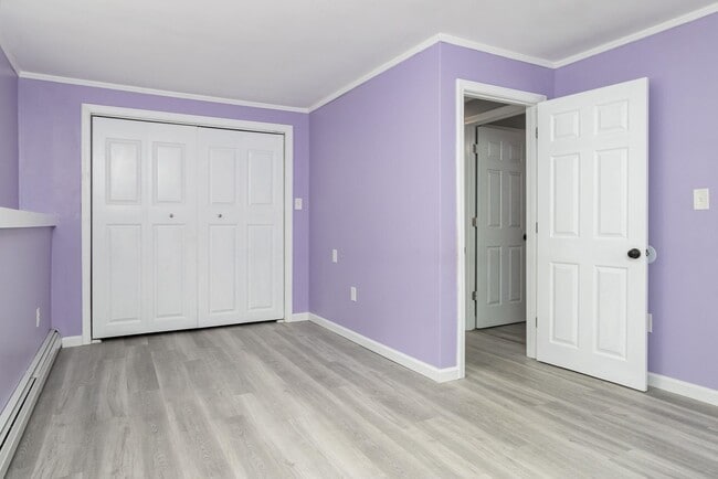 Building Photo - 240 Leda Ave