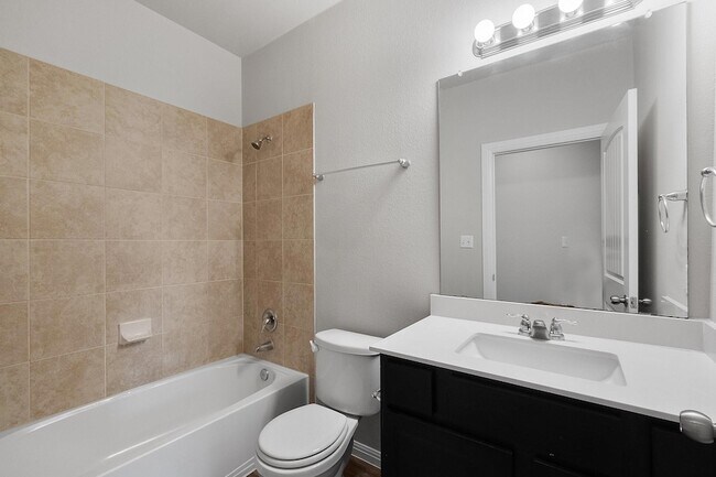 Building Photo - 13024 Tinker St