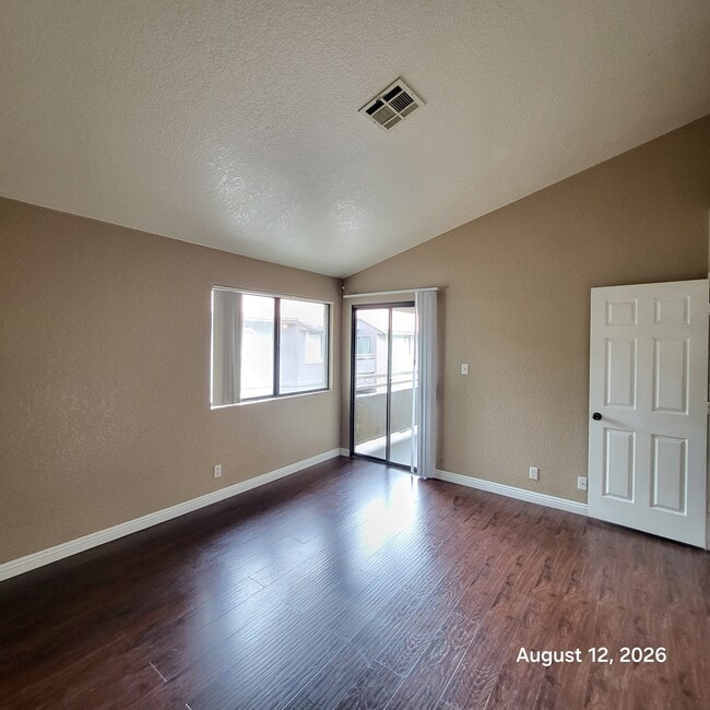 Building Photo - 5044 S Rainbow Blvd