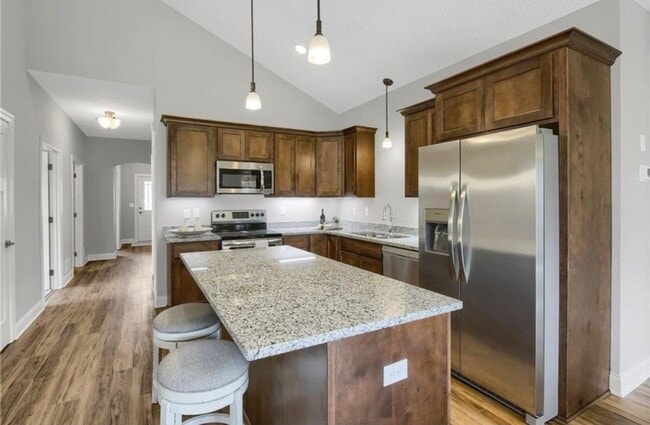 Building Photo - 1 Level Living - Newer Built