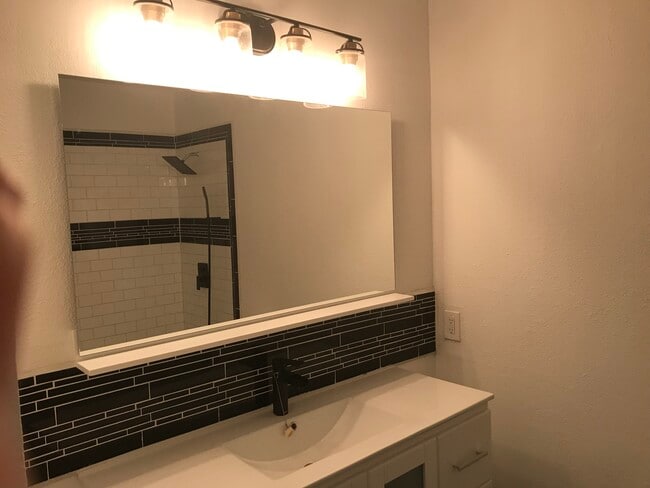 Bath 1 - 3873 Rugged Cir