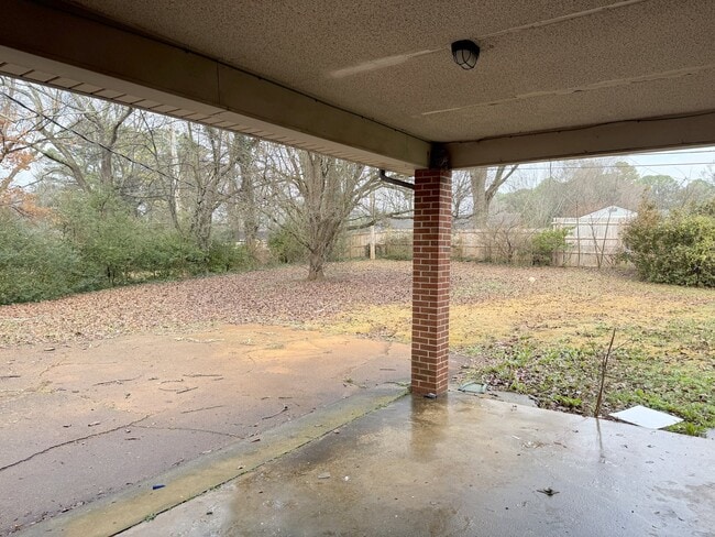 Building Photo - 2106 NW Sullivan Rd