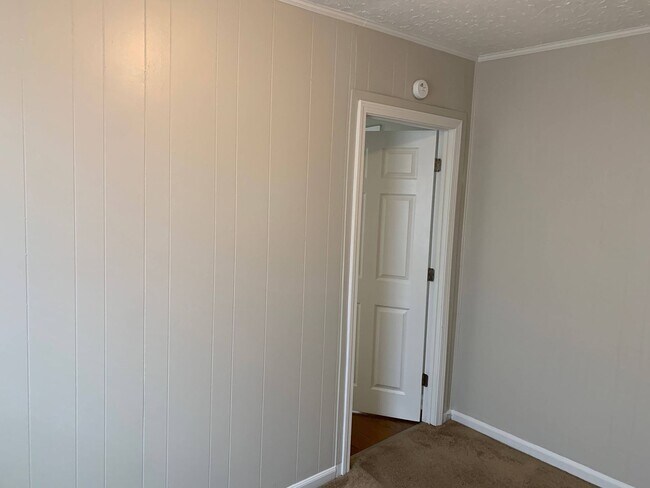 Building Photo - 910 Lamont St