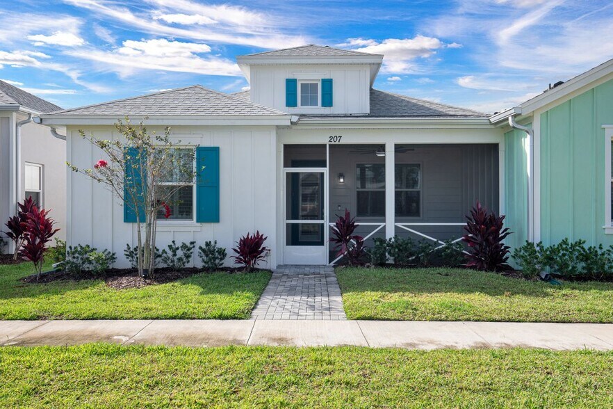 Primary Photo - 207 Hang Loose Wy