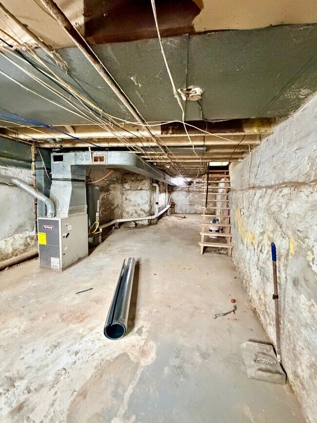 Building Photo - 3034 Emerald St