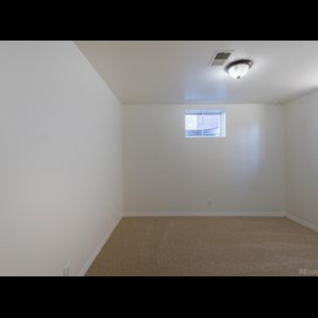 Building Photo - 10454 Grant Dr