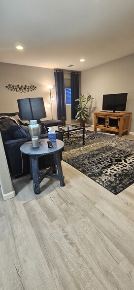 Large living room - 1904 S Carr St