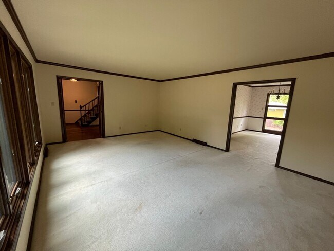 Building Photo - 1209 E University St