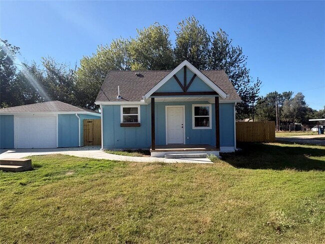 Building Photo - 205 NW 2nd St