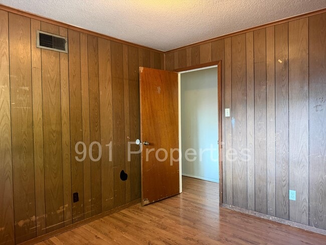 Building Photo - 6415 Gillespie Rd