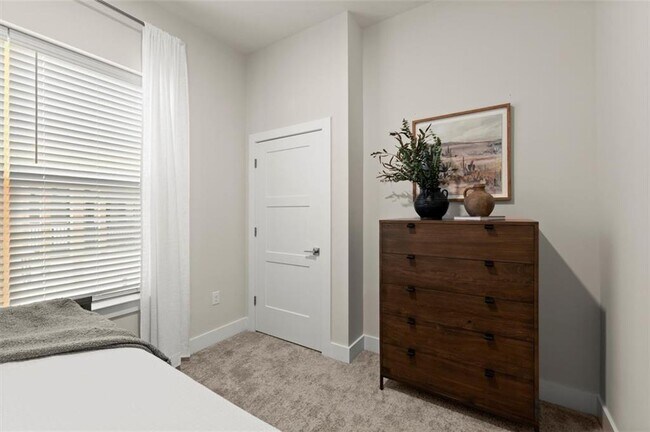 Building Photo - 2648 Sandy Plains Rd
