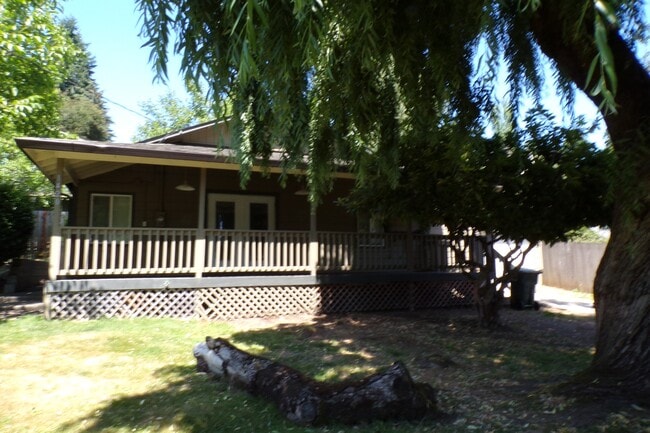 Building Photo - 1420 Dollar St