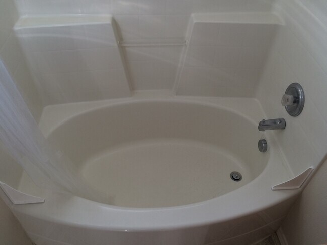 Building Photo - Wonderful Meridian Home