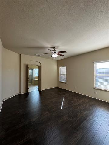 Building Photo - 2604 Triangle Leaf Dr