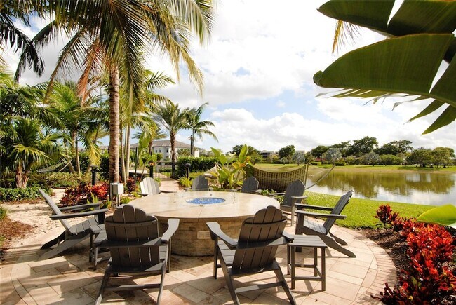 Building Photo - 4628 Pinehurst Trl E