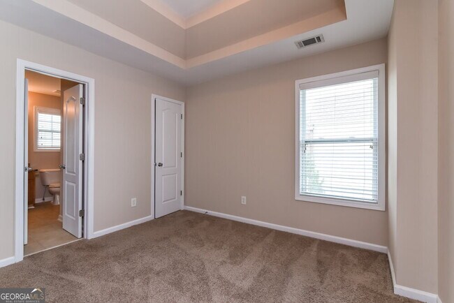Building Photo - 917 Southfork Dr
