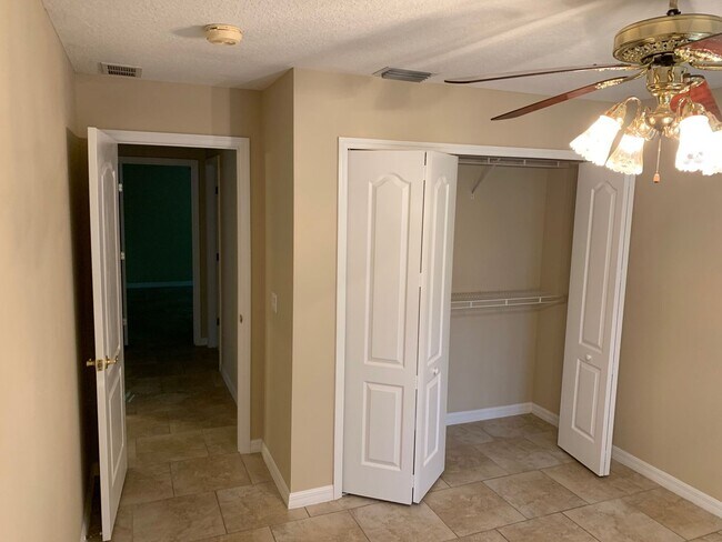 Building Photo - Beautiful 4-Bedroom, 2-Bath Home with Fenc...