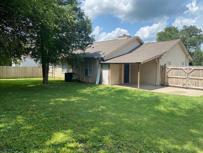 Building Photo - Beautiful Renovated House in North Nashville - Fenced in Yard!