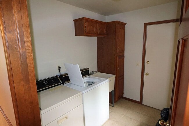 Building Photo - 3-bedroom, 2.0 bathroom unfurnished home in Stevensville