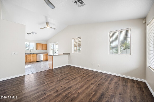 Building Photo - 4032 N 14th Pl