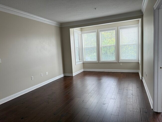 Building Photo - Charming 2 beds 2 baths in Columbus!