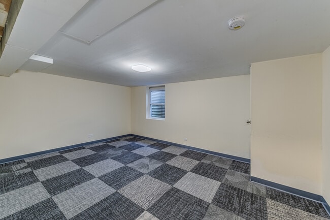 Building Photo - 1420 Shermer Rd
