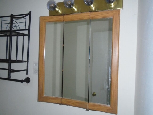 Building Photo - Beaver Creek South