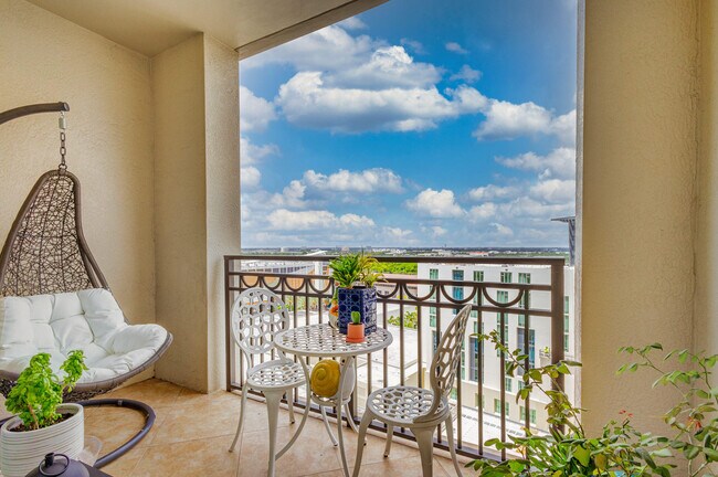 Building Photo - 550 Okeechobee Blvd