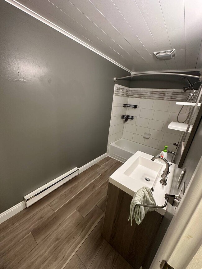 Building Photo - 356 Village Blvd N