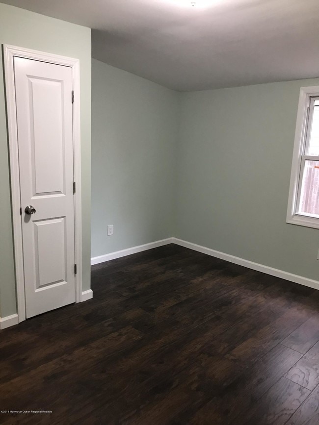 Building Photo - 32 Frazee Pl