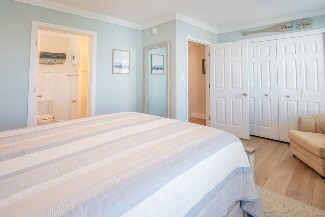 Building Photo - OFF-SEASON MONTHLY RENTAL AVAILABLE MARCH OF 2026