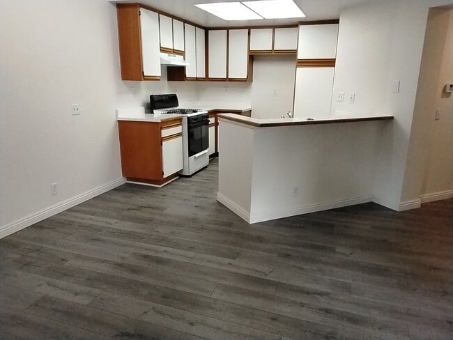 Building Photo - We know how important it is to come home to a relaxing and welcoming atmosphere! Beautiful 2 Bedr...