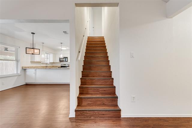 Building Photo - 516 Roberts Dr